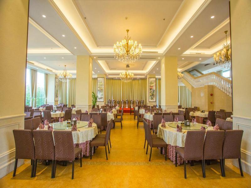 Vienna International Hotel Luogang Wanda Plaza Guangzhou Buitenkant foto